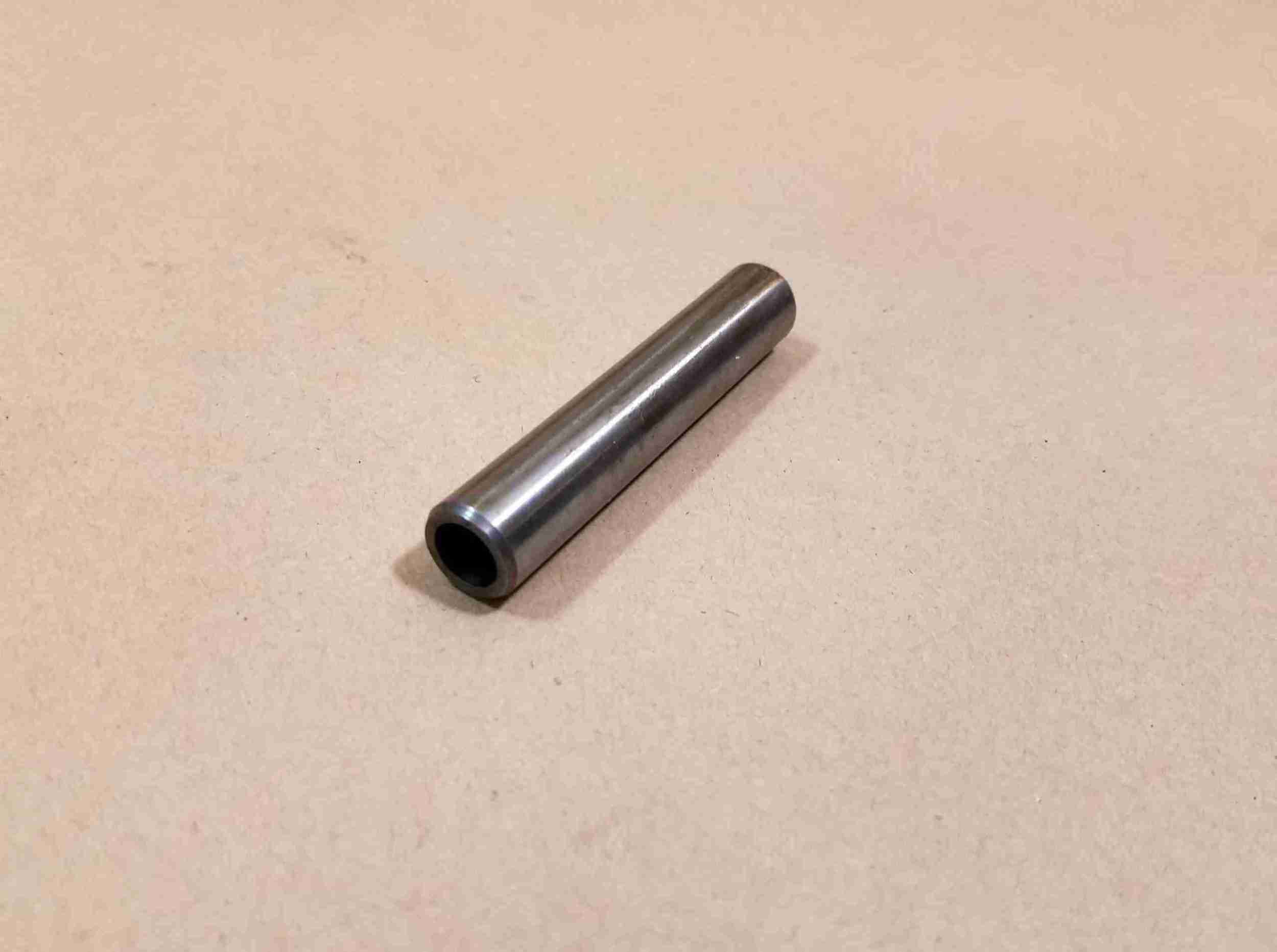 1957-64 Replacement Intake Valve Guide, 1957-62 P8, 1963-64 389 w/ low compression