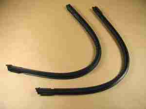 1949-50 Rear Door Ventilator Weatherstrip Main Seals, pair, All Streamliner 4dr Sedan Model 2508, also 4168190, use w/ C4604081W