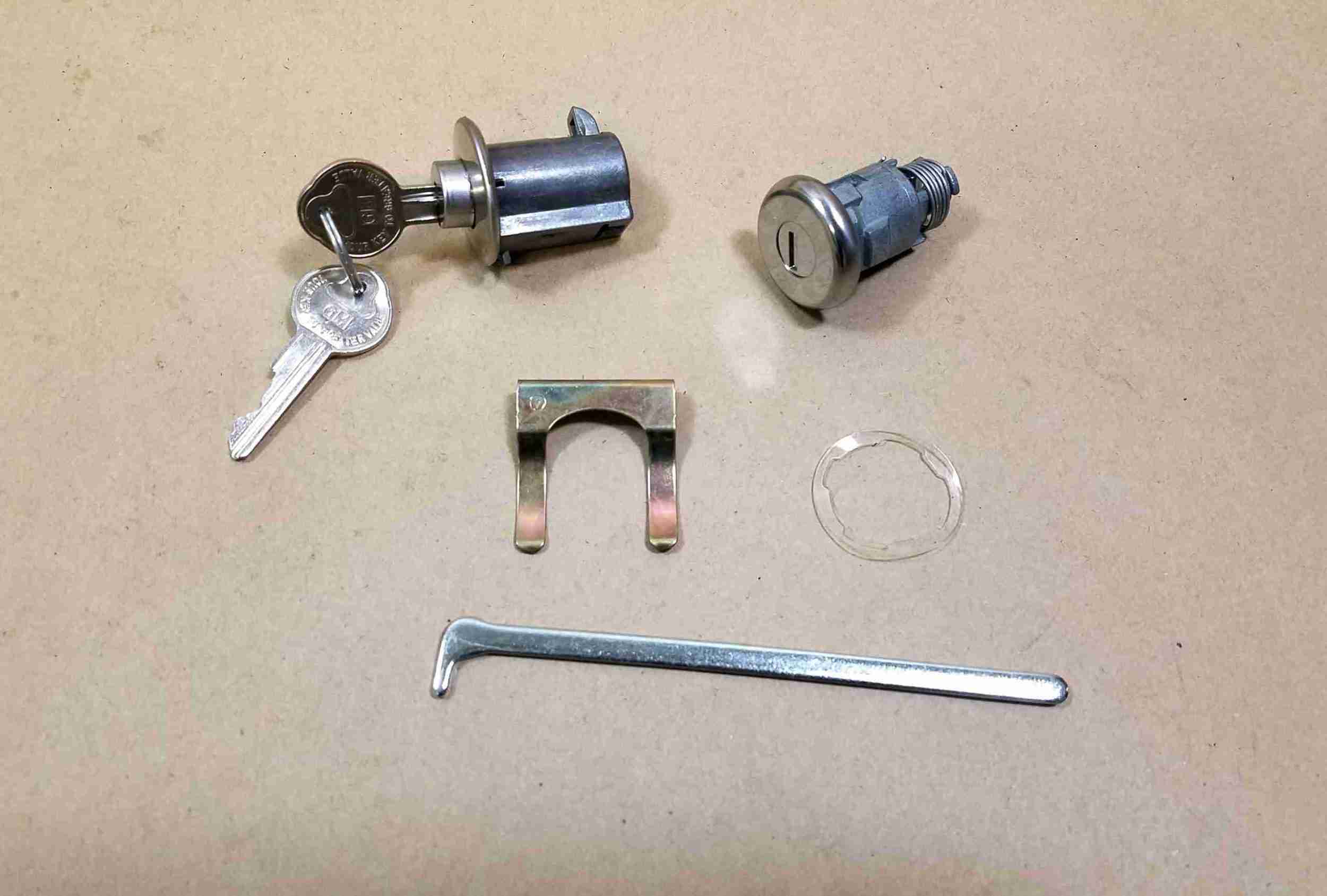 1954-81 Trunk Lock Assembly with Shaft, Gasket & U-Clip Retainer, ribbed cap and original style octagonal head key