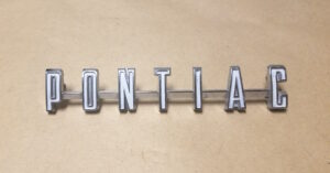 1961 Trunk Script Emblem "Pontiac", Tempest