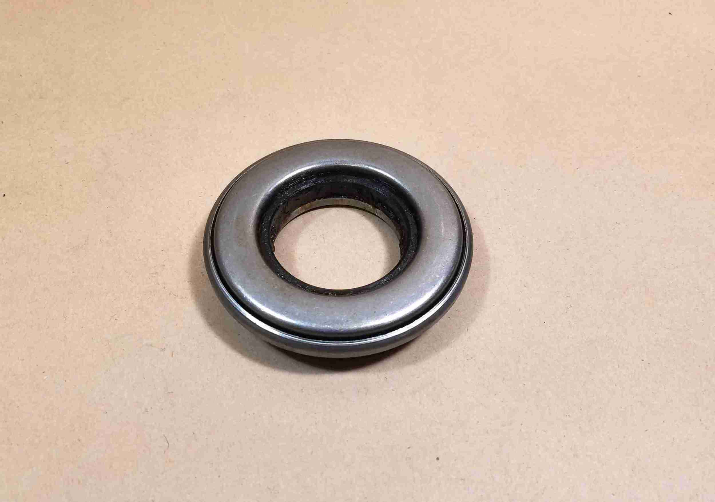1928-32 Manual Transmission Clutch Release/Throwout Ball Bearing Assembly, installs in collar, also 134633