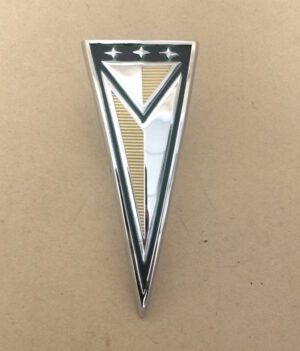 1961 Nose Emblem Arrowhead, Pontiac Tempest Argent & Gold Over Chrome