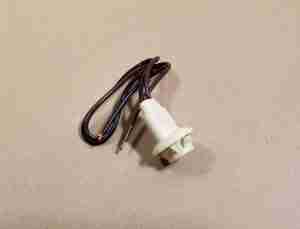 1968-72 Lamp Socket & Wire, wedge base ivory, uses 158, 194 & 194A bulbs, Rear Side Marker: 1968 All, 1969 A body exc SW, 1970 P8 exc SW, 1971-72 All F, also GM# 8901282, 8918527 1974 B SW Lic Lamp, 6294015