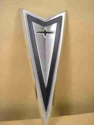 1964 Hood Emblem, Center Arrowhead, All P8