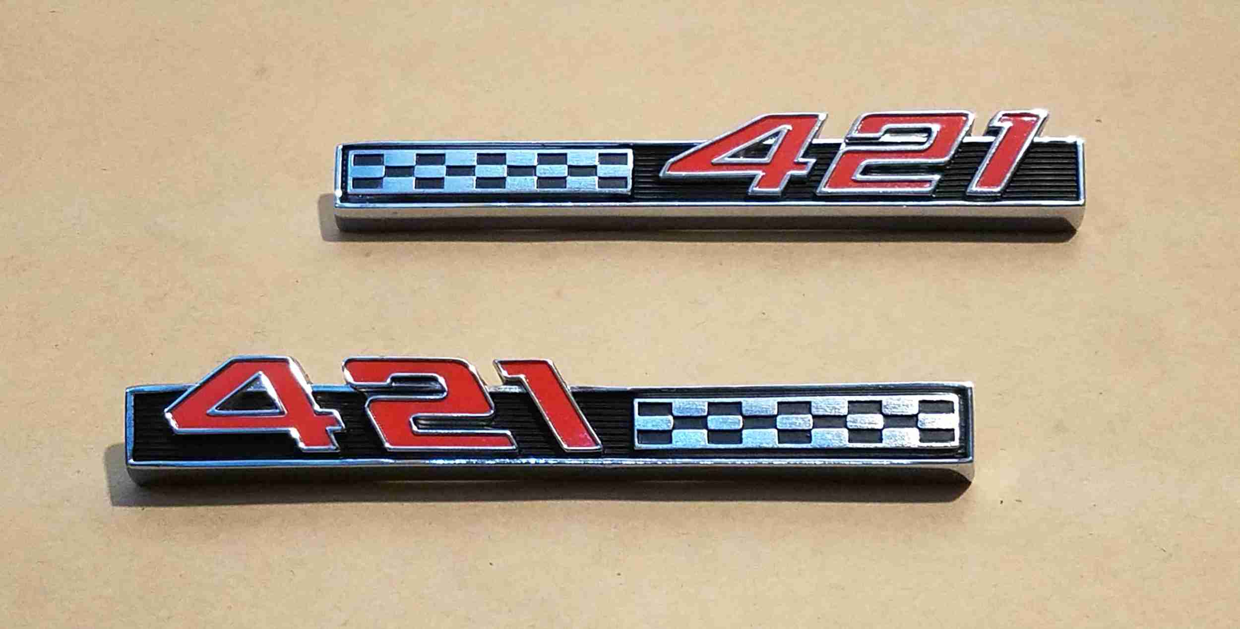 1966 P/8 full size ''421'', front fender emblem set