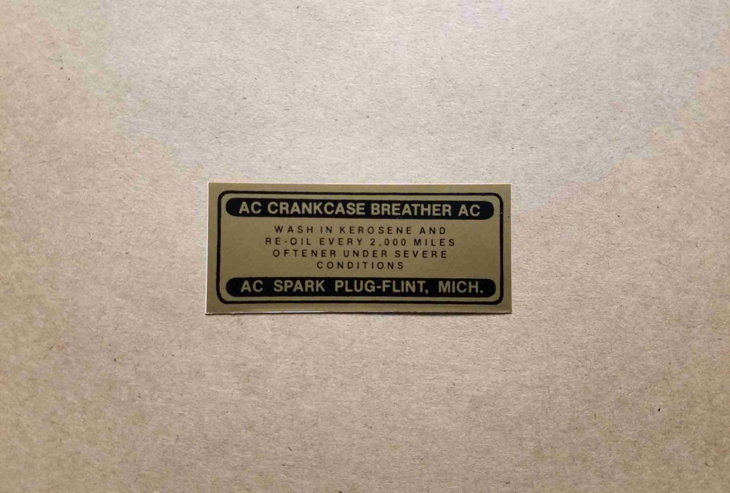 1958-64 Oil Filler Crankcase Breather Cap Decal, 1958 w/ Std air cleaner exc AS, 1963-64 P8 Tripower, 421 HO or SD, use w/ 1552233 cap