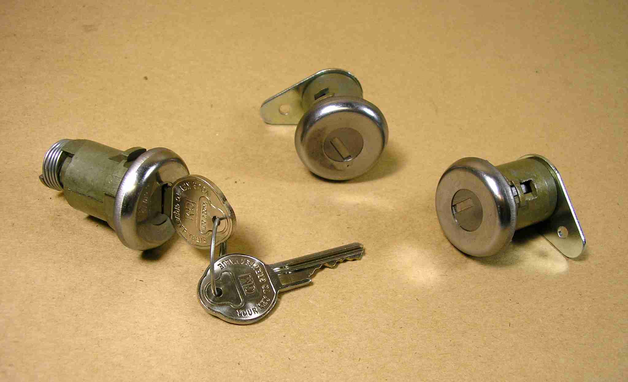 1959-64 Combination Door & Trunk Lock Set, w/ original octagon keys & ''flat pawl short cylinder" door locks, 1959-60 4dr Models, 1961-64 Full Size 4dr Hardtop only