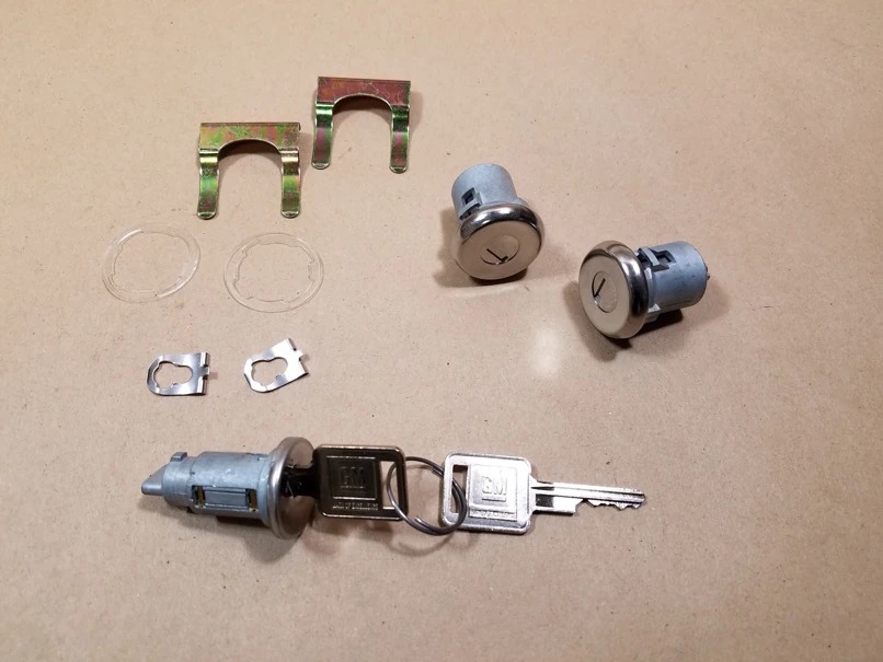1967 Ignition & Door Lock Kit, w/ late style square key, 1967 Firebird ...