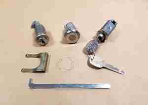 1966-68 Lock Kit, Console, Glovebox & Trunk, 1966-68 P8 & GP, w/ early style pear head..