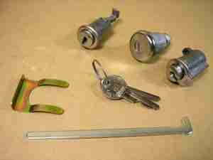 1966-68 Lock Kit Console, Glovebox, & Trunk P/8 & GP W Late Style Keys