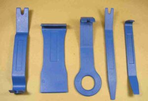 1926-70 Trim & Molding Removal 5 Piece Tool Kit, nylon/poly, includes wide edge, narrow edge, pull type, handle & upholstery clip remover